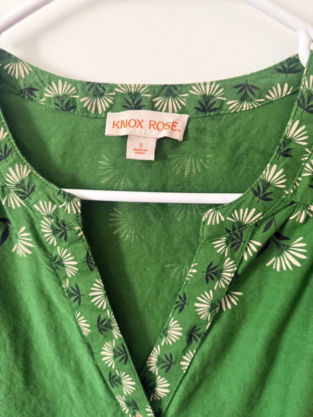 Knox Rose Green Embroidered Button-Front Floral Blouse - Picture 2 of 3